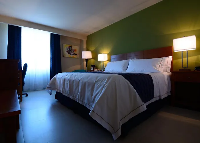 Express By Ihg 3*