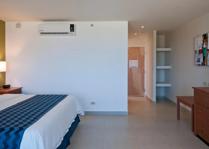 Express By Ihg Resort Cabo San Lucas
