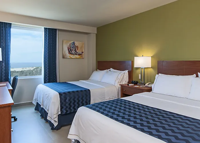 Express By Ihg Cabo San Lucas