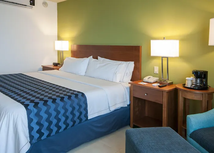 Resort Express By Ihg Cabo San Lucas