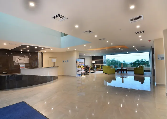 Express By Ihg 3*