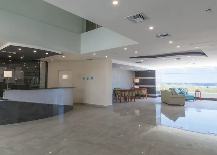 Express By Ihg Cabo San Lucas